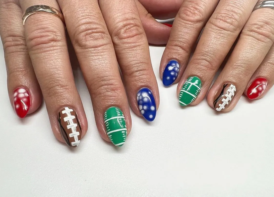 Mixed-color football field and lace set with dotted accents