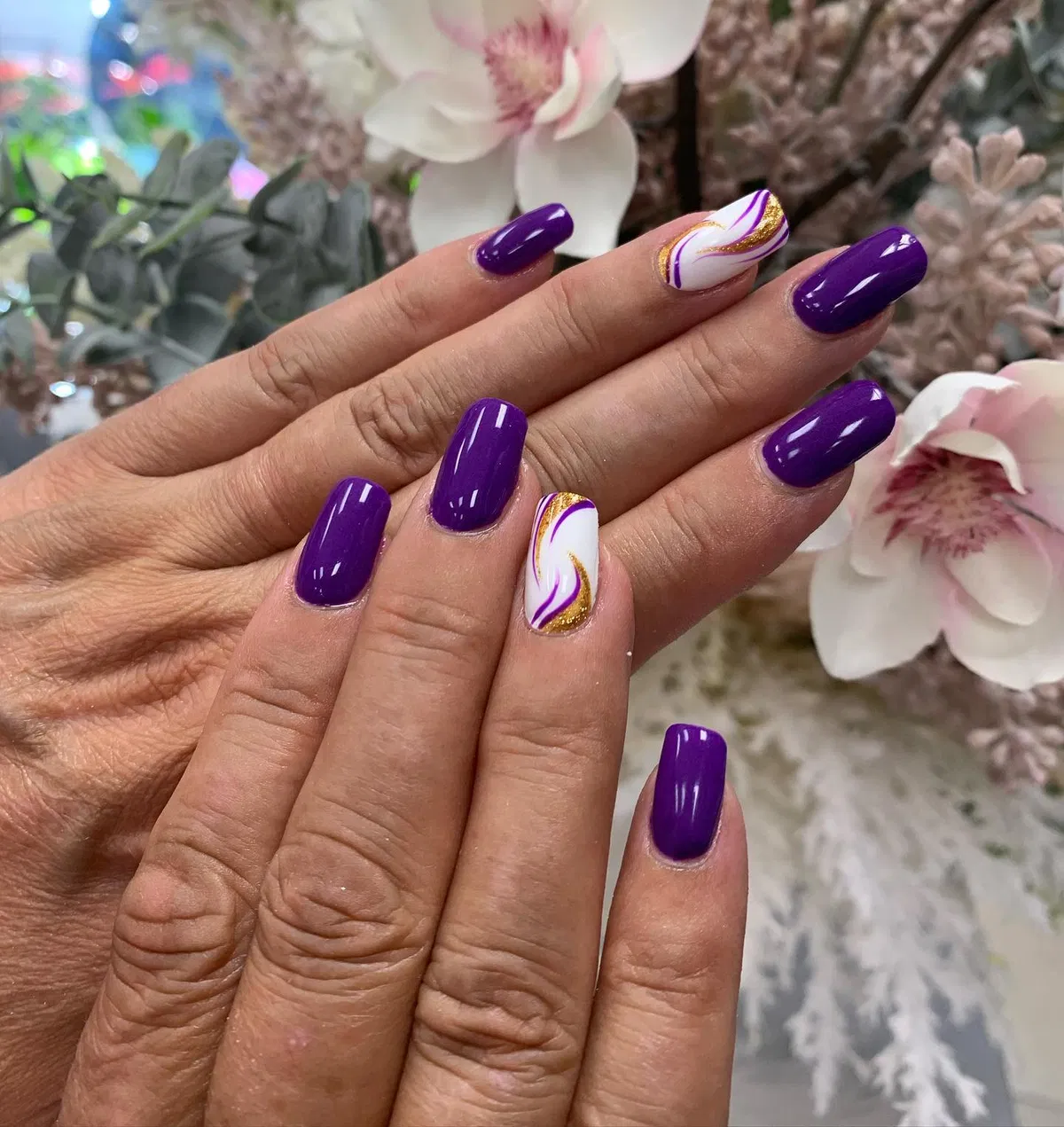 Deep Purple Set with White-and-Gold Swirl Accents