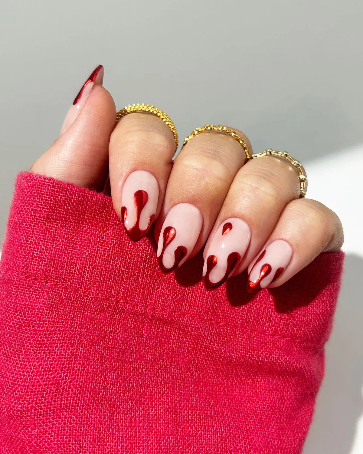 Red ombré tips with bats and spider