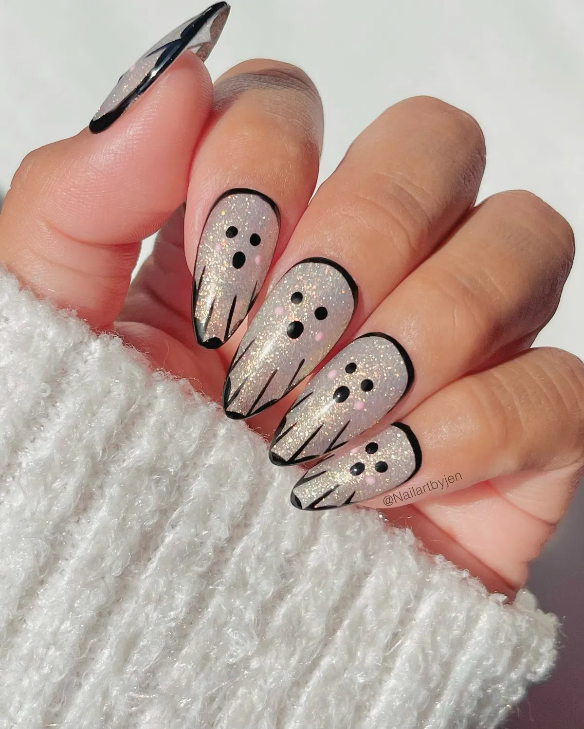 Glittery Outlined Ghost Nails