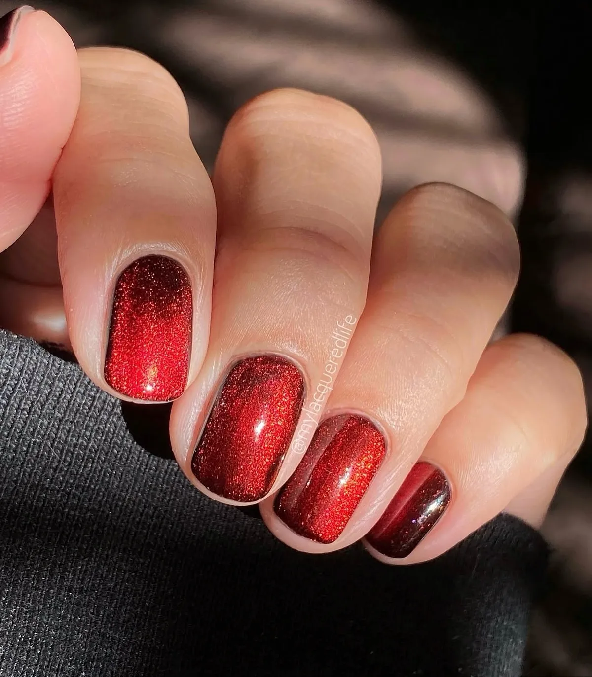 Short red glitter gradient manicure