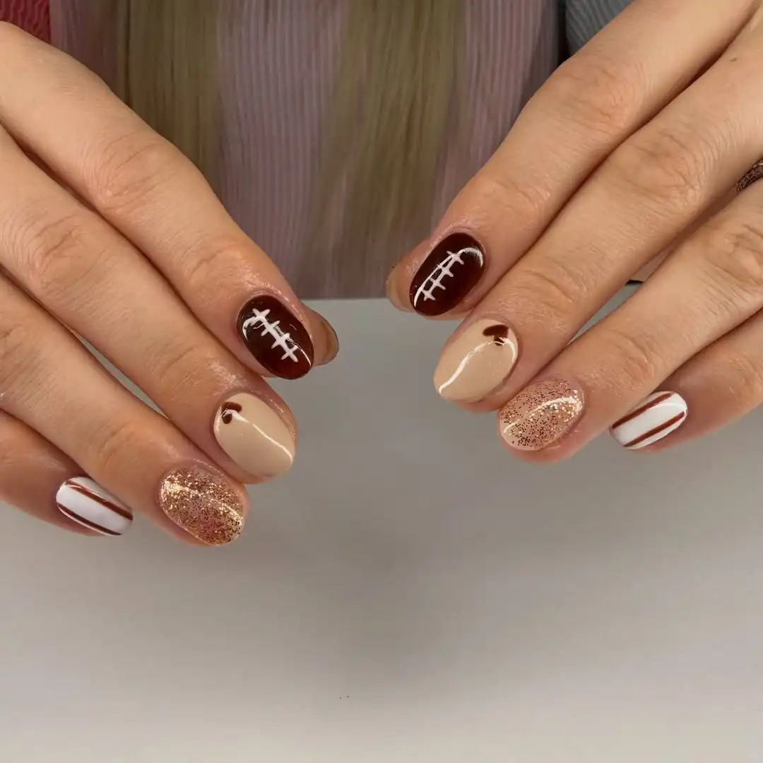 Short mixed set with brown-and-white line art and gold glitter