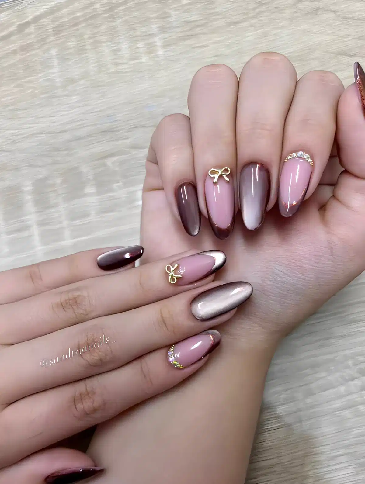 Mixed brown ombre set with bow charms and rhinestone accents