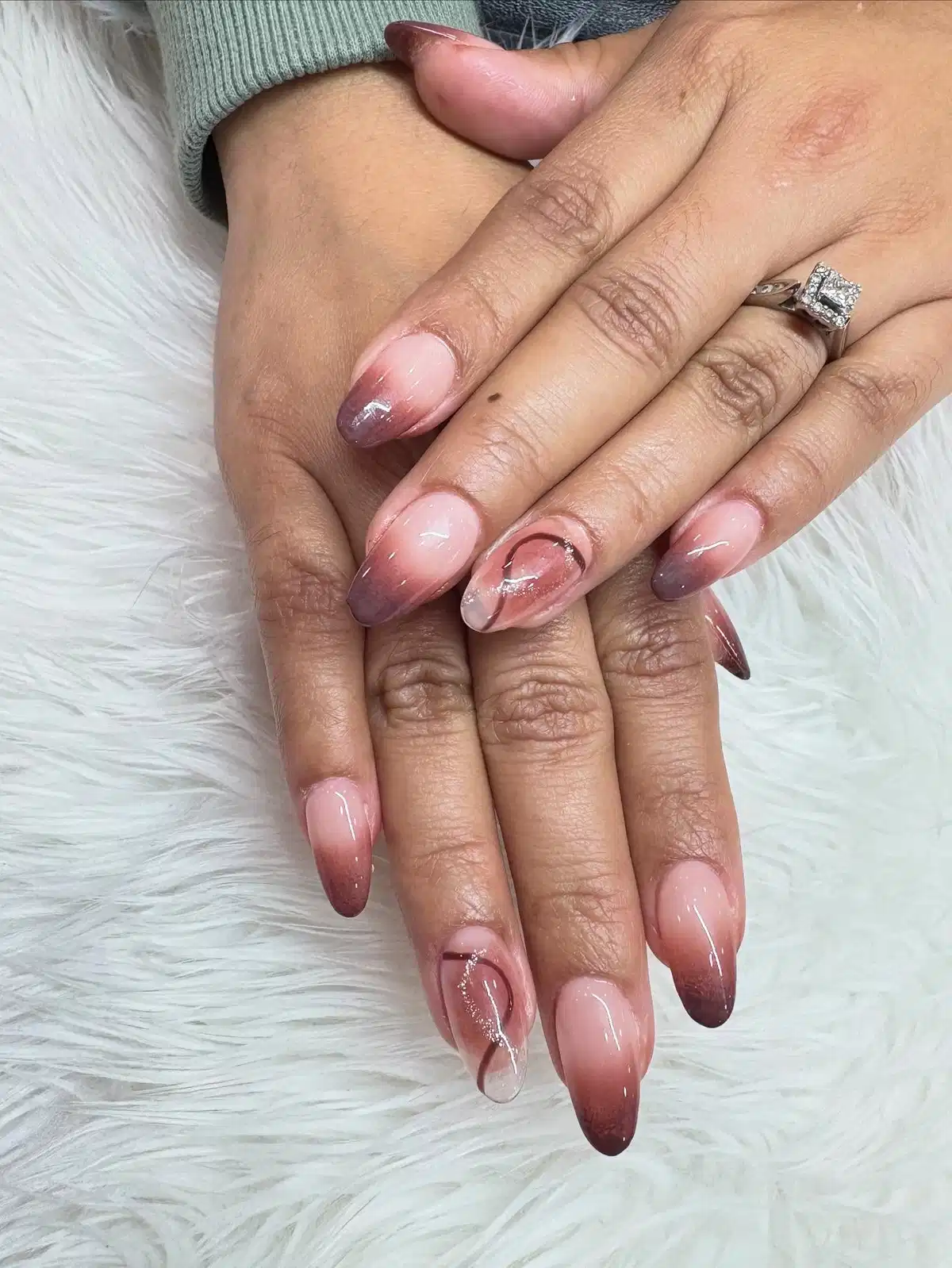 Almond brown ombre with translucent line accents