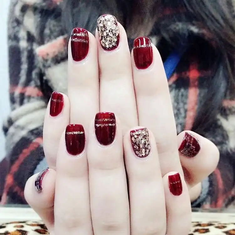Short Maroon Squares with Glitter Stripes and Chunky Accent Nails