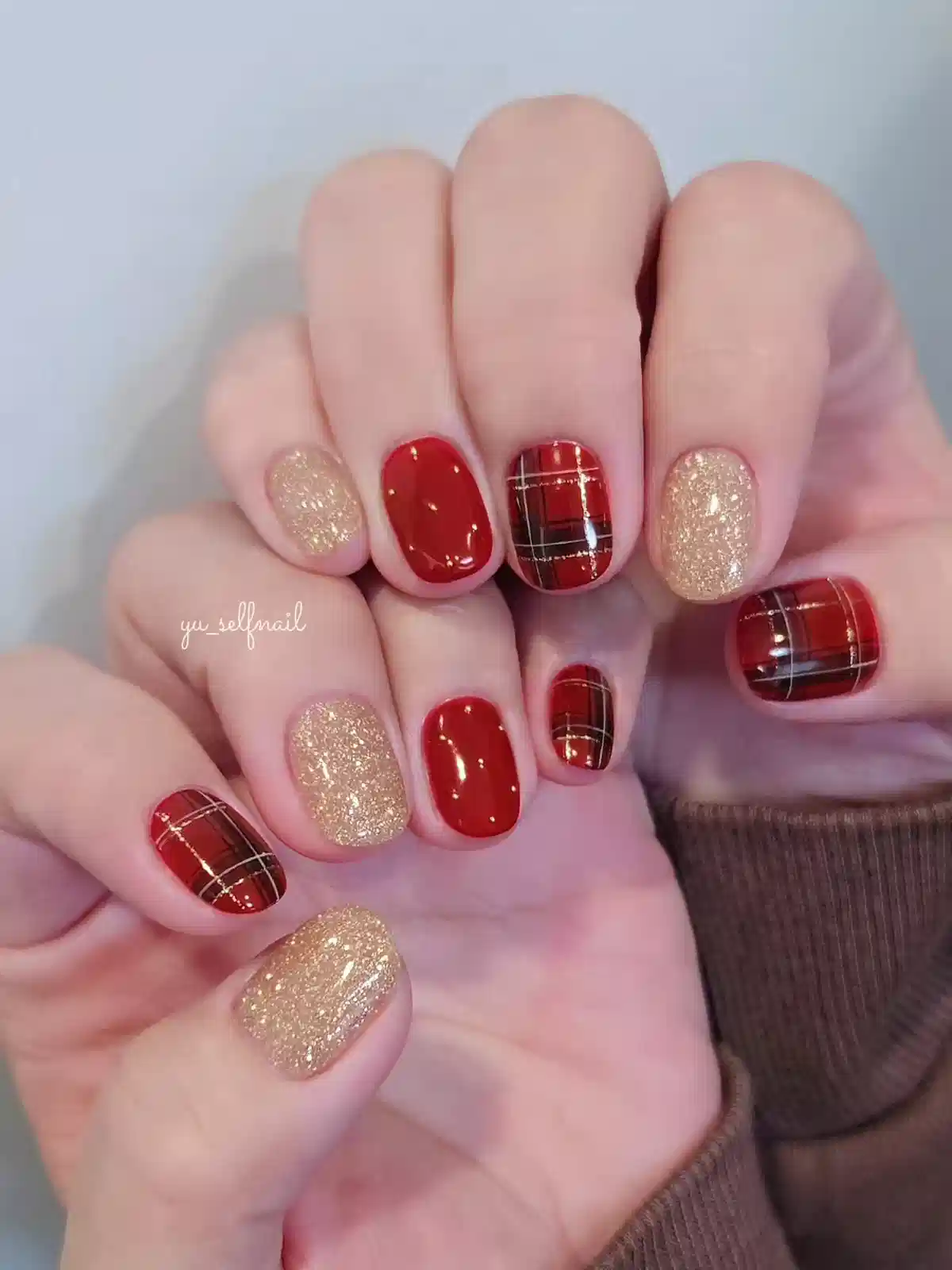 Red and Gold Glitter Mix with Red Plaid Accents