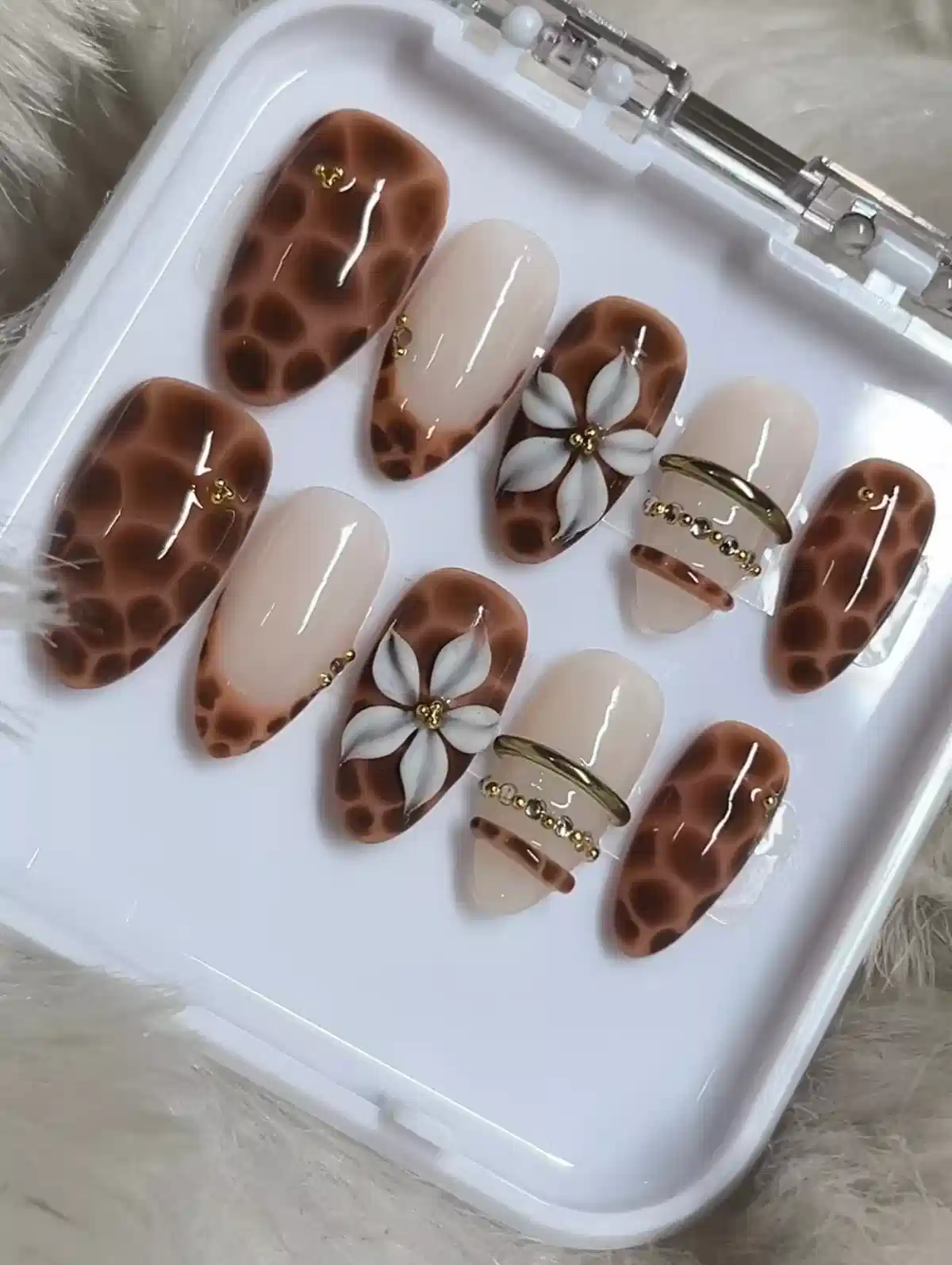 Brown spotted and nude set with large 3D white flowers and gold band accents